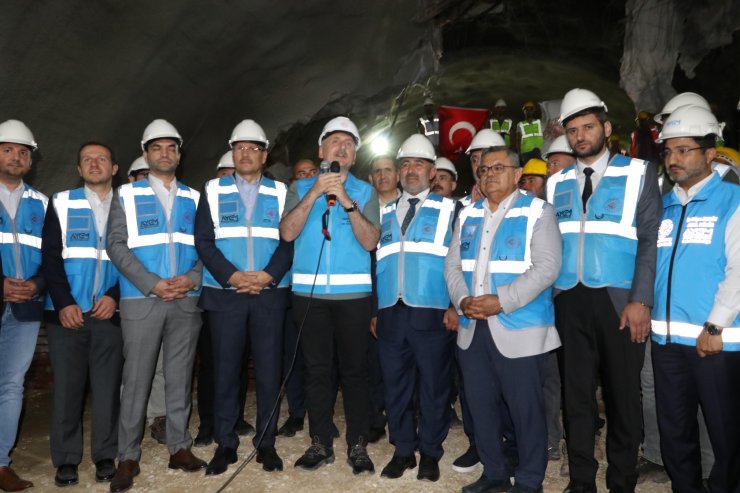 Karaismailoğlu: Bursa-İstanbul arası YHT ile 2 saat 15 dakika olacak