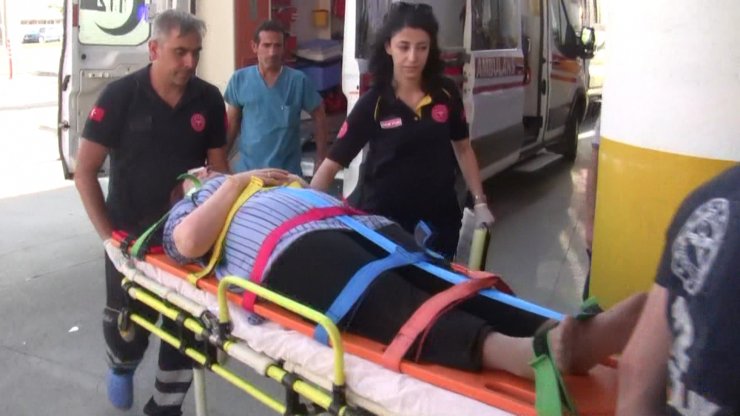 Kontrolden çıkan otomobil şarampole devrildi; aynı aileden 5 yaralı