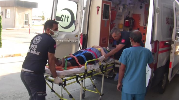 Kontrolden çıkan otomobil şarampole devrildi; aynı aileden 5 yaralı