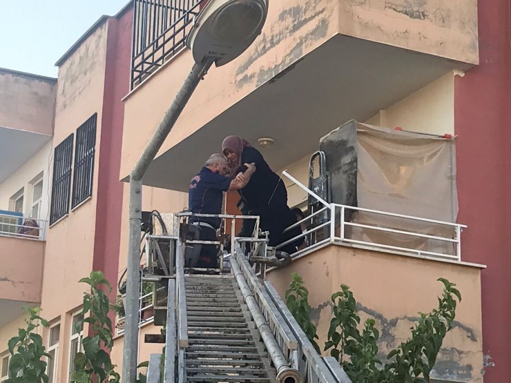 Nusaybin'de bodrum katta yangın çıktı; 5 kişi dumandan etkilendi