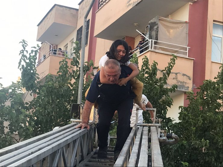 Nusaybin'de bodrum katta yangın çıktı; 5 kişi dumandan etkilendi