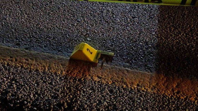 Otomobilden gençlere ateş açıldı: 1 ölü