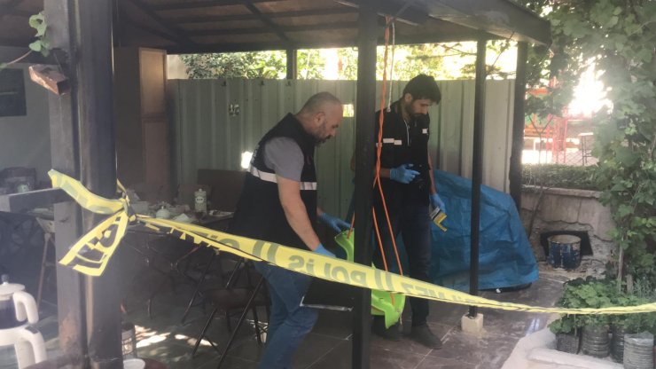 Salıncakta sallanırken magandanın tüfeğinden çıkan saçmalarla yaralandı