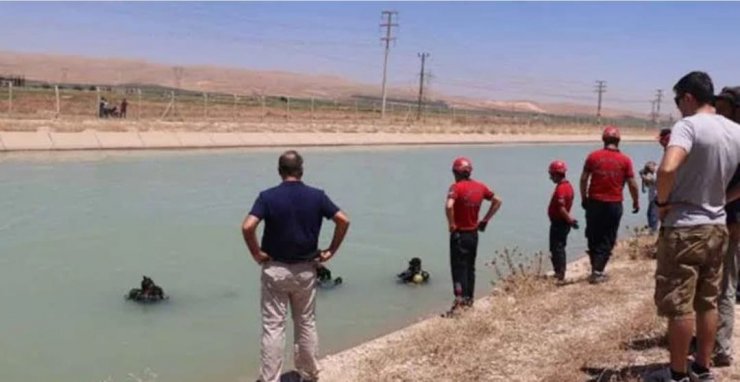 Serinlemek için girdiği sulama kanalında kayboldu