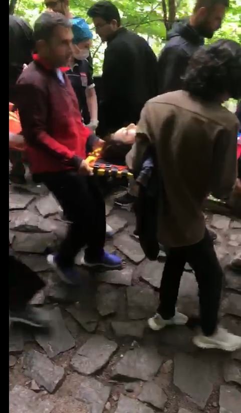 Sümela Manastırı'na gidilen patikada taş düştü; 2 yaralı