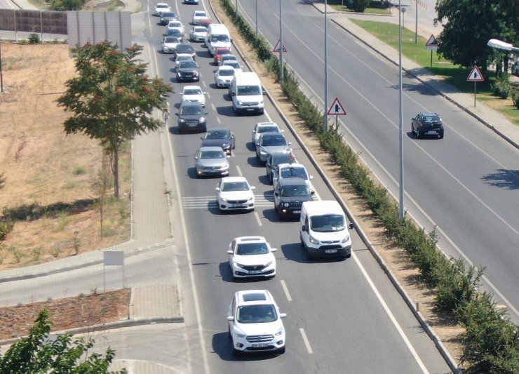 Tatilcilerin dönüşe geçtiği Muğla'da kilometrelerce araç kuyruğu oluştu