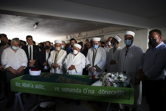 Vefat eden İskeçe Müftüsü Ahmet Mete'yi onbinler uğurladı