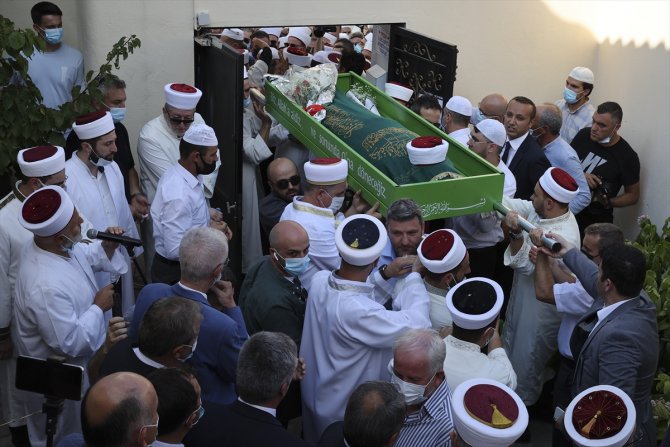 Vefat eden İskeçe Müftüsü Ahmet Mete'yi onbinler uğurladı