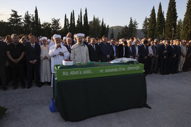 Vefat eden İskeçe Müftüsü Ahmet Mete'yi onbinler uğurladı
