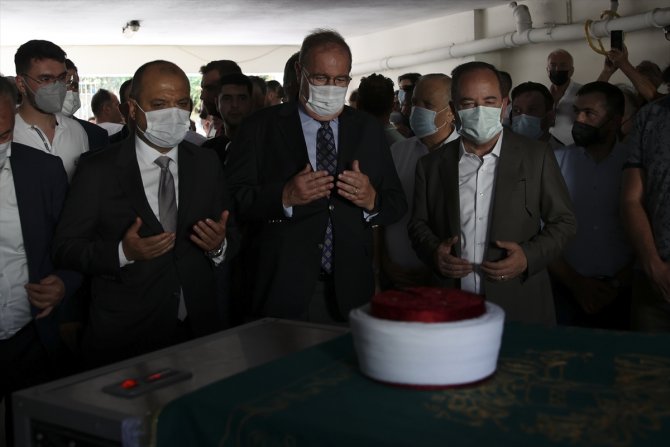 Vefat eden İskeçe Müftüsü Ahmet Mete'yi onbinler uğurladı