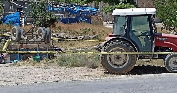 Traktörün römorku devrildi: 1 ölü, 6 yaralı