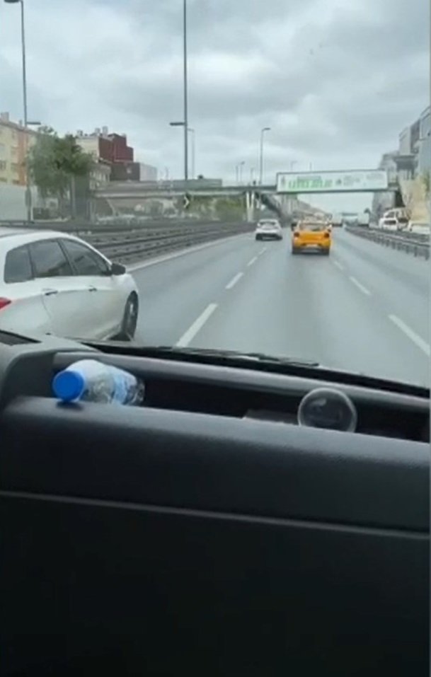  Ambulansa yol vermeyen sürücüye 623 lira ceza kesildi