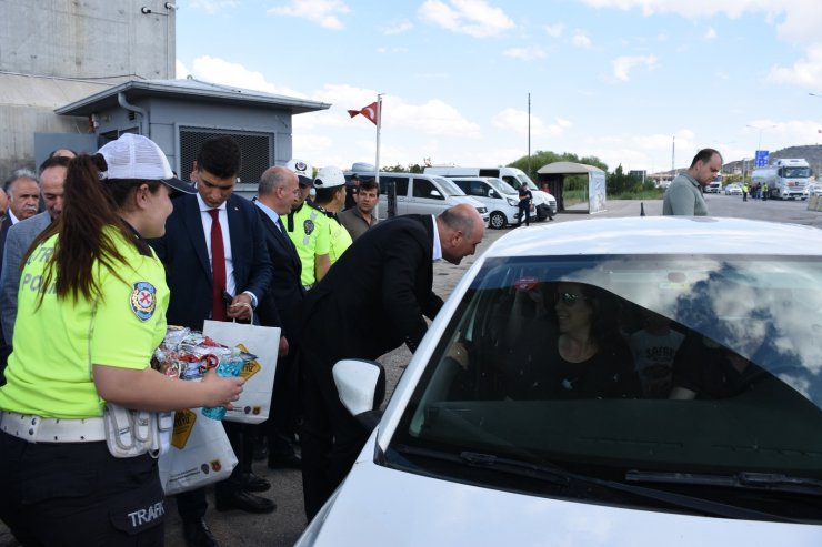 Bakan Soylu, 'kilit kavşak' Kırıkkale'de trafik denetimine katıldı