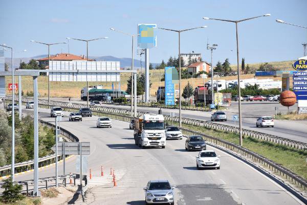 Bakan Soylu, 'kilit kavşak' Kırıkkale'de trafik denetimine katıldı