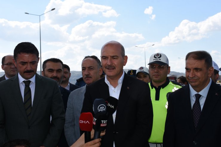 Bakan Soylu, 'kilit kavşak' Kırıkkale'de trafik denetimine katıldı