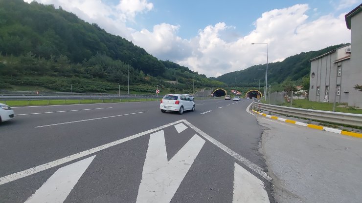 Bayram tatilinin son gününde Bolu geçişinde akıcı yoğunluk
