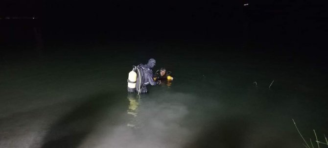 Boğulmak üzere olan kızını kurtardı ancak kendi öldü