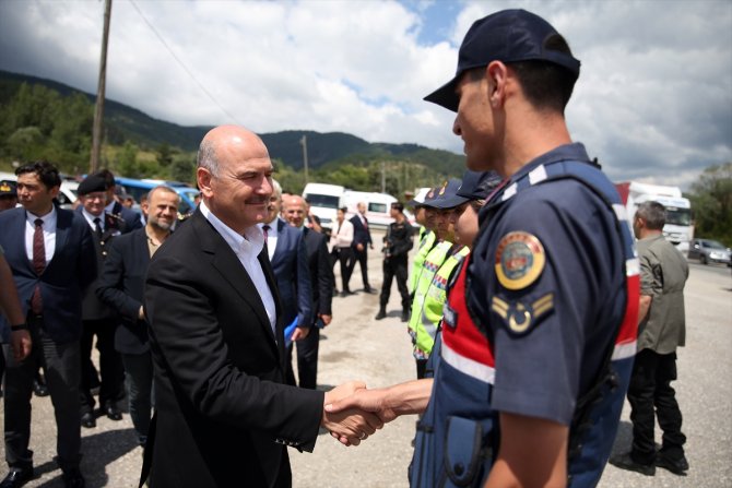 Bakan Soylu'dan gönderme: Şov yapmıyoruz!