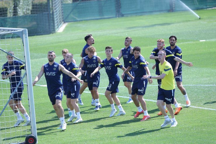 Fenerbahçe’de Dinamo Kiev maçının hazırlıkları sürüyor 