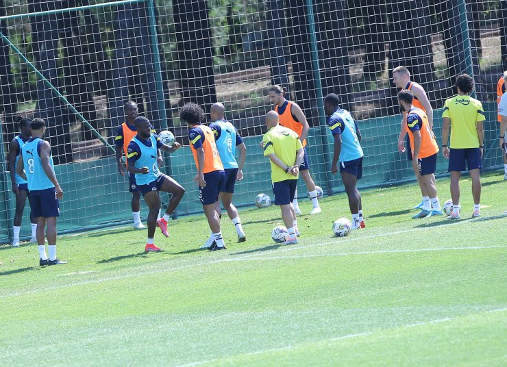 Fenerbahçe’de Dinamo Kiev maçının hazırlıkları sürüyor 