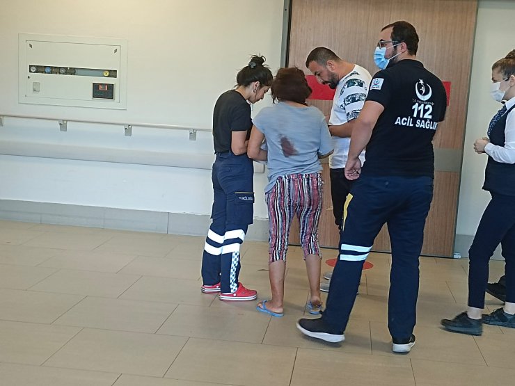 Karı- koca evlerinde uğradıkları silahlı ve bıçaklı saldırıda yaralandı