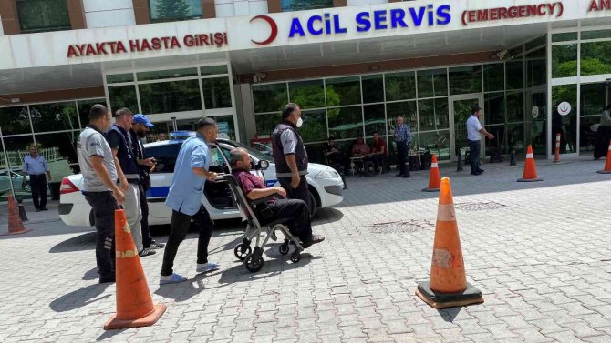 Konya polisinden alkışlanacak hareket...Ekip otosuyla hastaneye yetiştirdiler