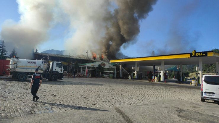 Konya'da dinlenme tesisinde yangın