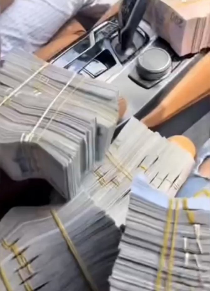 Otel penceresinden dolar saçan şahıs yakalandı