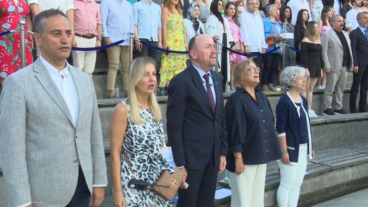 Sabancı Üniversitesi'nde mezuniyet sevinci