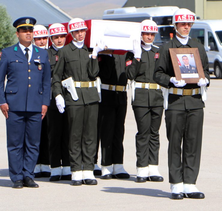 Şehit memleketine getirildi, gözyaşları sel oldu