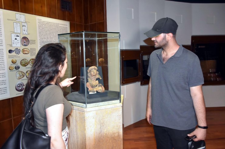 Tanrıça 'Minerva'nın 2 bin 600 yıllık heykel parçaları, ilk kez sergilendi