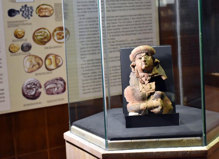 Tanrıça 'Minerva'nın 2 bin 600 yıllık heykel parçaları, ilk kez sergilendi