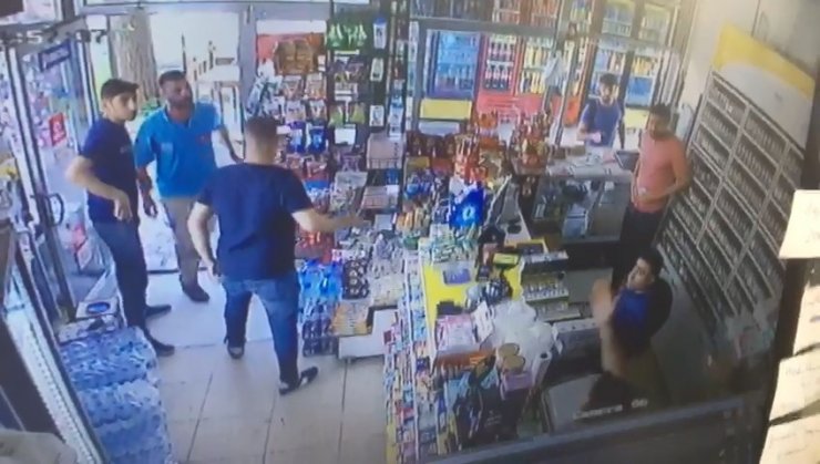 2 kişinin yaralandığı büfedeki silahlı saldırı kamerada
