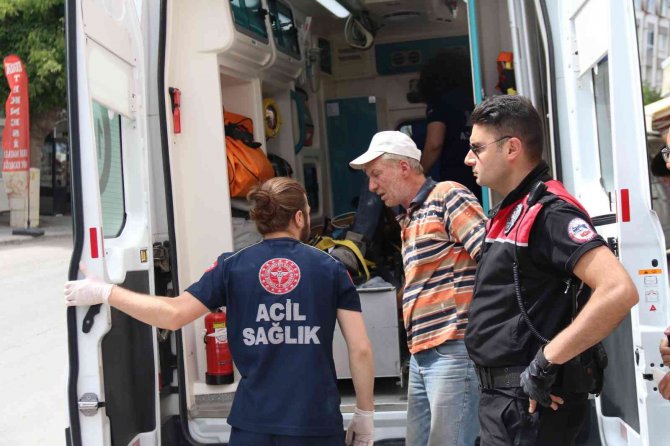 Babasıyla bina yıkımında çalışan 17 yaşındaki çocuğun üzerine kolon devrildi