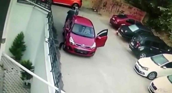 Beykoz’da çaldıkları otomobil ile Çekmeköy’de hırsızlık yapmaya gittiler