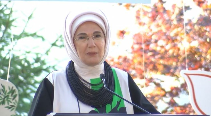 Emine Erdoğan: Dünya bir savaş ve yıkım yeri olmamalı