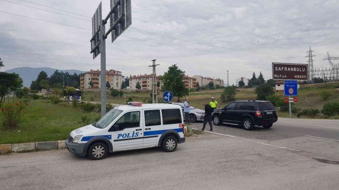 Karabük’te iki ayrı trafik kazası: 1’i çocuk 2 yaralı