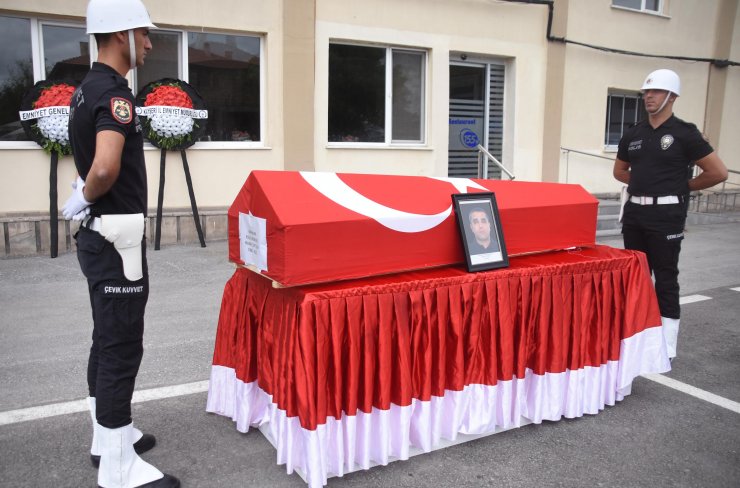 Kayseri'de kalp krizinden yaşamını yitiren polis için tören