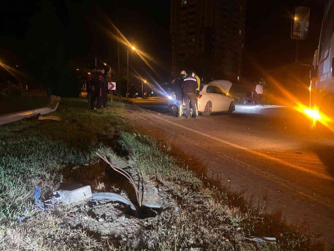 Kaza yapan sürücü aracını bırakıp kaçtı