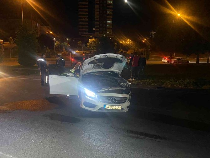 Kaza yapan sürücü aracını bırakıp kaçtı