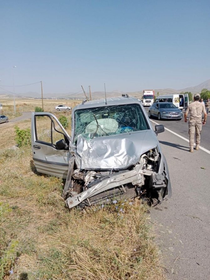 Meydana gelen trafik kazasında 12 kişi yaralandı