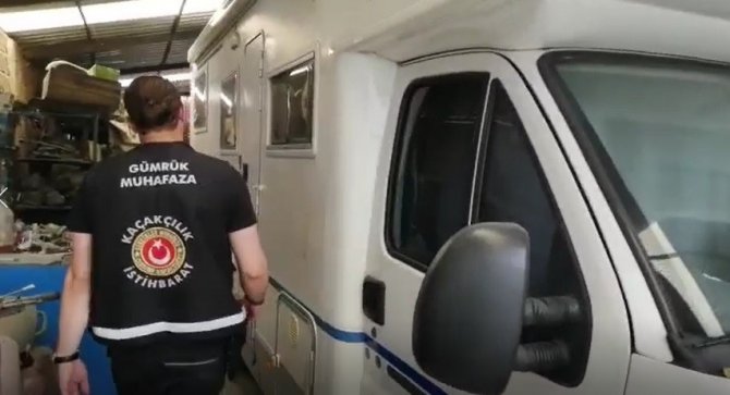 Sahillerde kaçak motokaravan avı