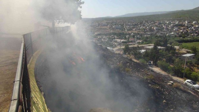 Silifke’de çalılık yangını büyümeden söndürüldü