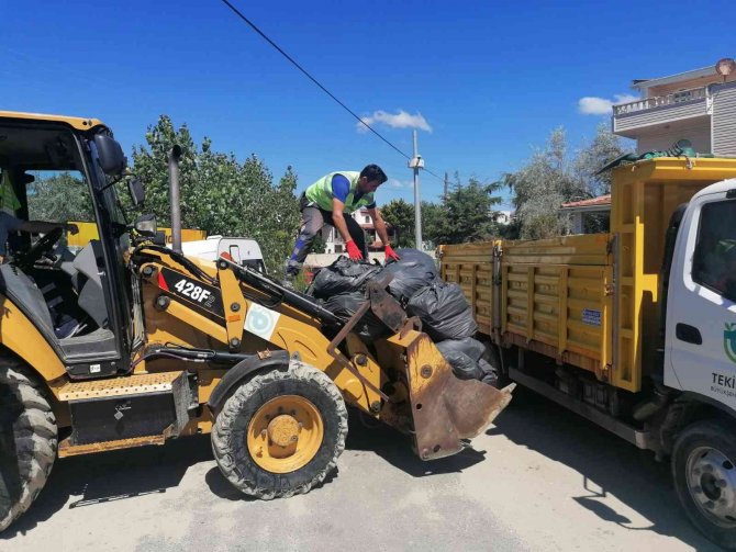 İlçenin nüfusu 1 milyona çıktı, tatilcilerden geriye tonlarca çöp kaldı