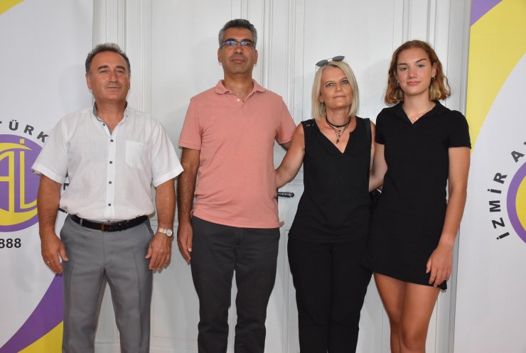 YKS'de AYT eşit ağırlık birincisi, İzmirli Selin oldu