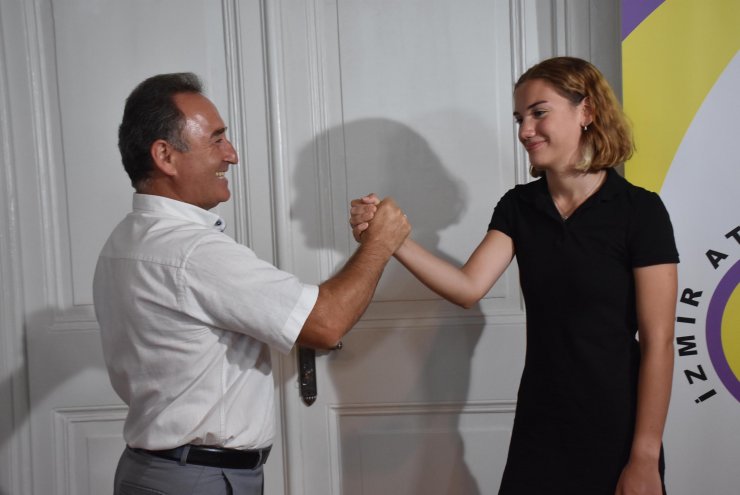 YKS'de AYT eşit ağırlık birincisi, İzmirli Selin oldu