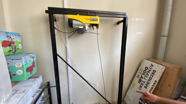 Yük asansörünün halatı koptu, bodrum katta mahsur kalan işçileri itfaiye kurtardı