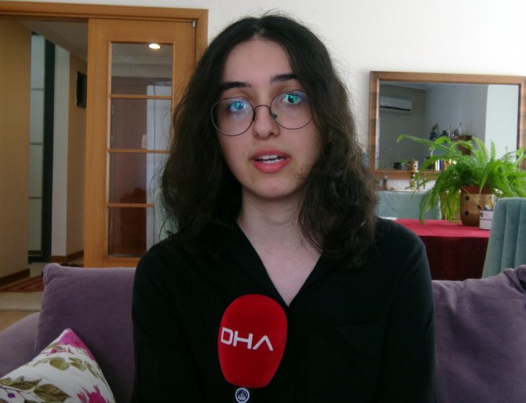 Zeynep Dila, TYT ve İngilizce alanlarında birinci oldu