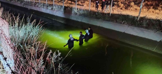 14 saattir kayıp olan Rafet ve Hakkı için arama çalışması sulama kanalında yoğunlaştı
