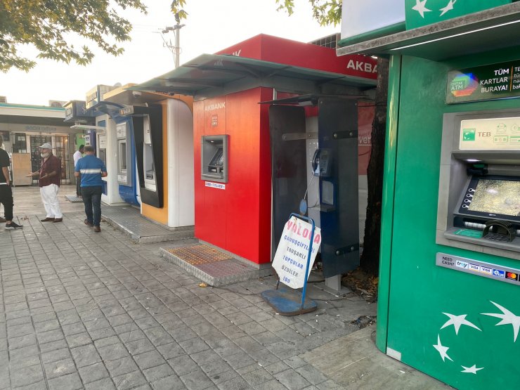 20 gün sonra aynı ATM'lere çekiçle zarar verdi